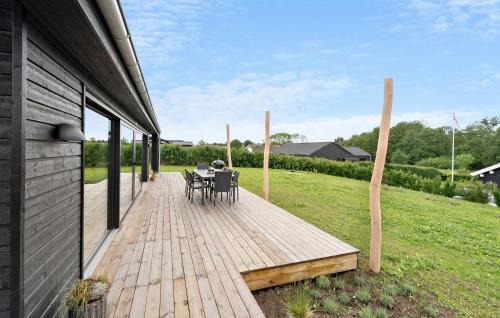 Frørup House | Gorgeous Home In Frørup With Kitchen
