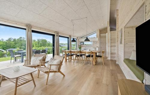 Frørup House | Gorgeous Home In Frørup With Kitchen