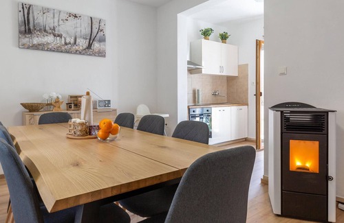 Municipality of Gracac House | Gorgeous home in Gracac with kitchen
