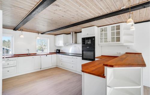 Hojslev House | Gorgeous Home In Højslev With Wifi