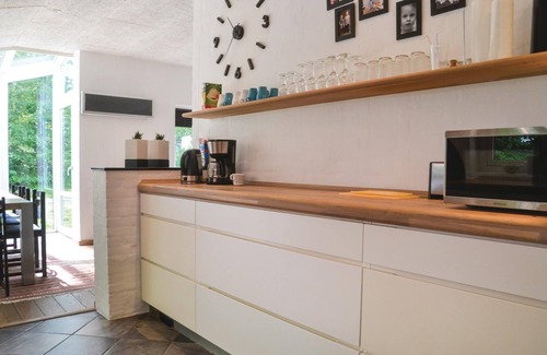 Janderup House | Gorgeous home in Hejnsvig with kitchen