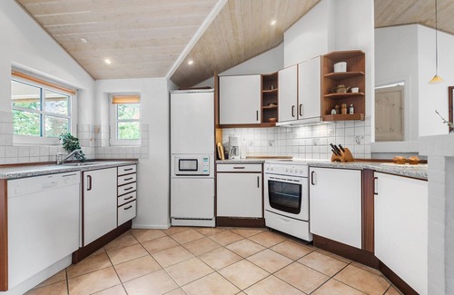 Henne House | Gorgeous home in Henne with kitchen