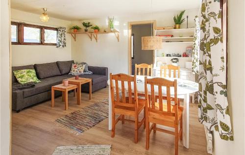 Holmsjo House | Gorgeous Home In Holmsjö With Kitchen