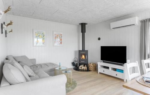 Grønhøj House | Gorgeous Home In Løkken With Wifi