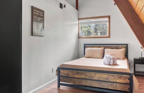 East Renton Highlands House | Gorgeous Home in Maplewood on 3/4 Acre