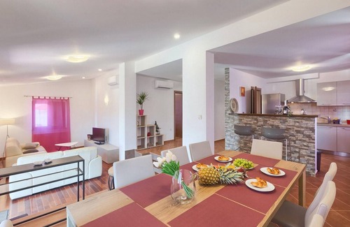 Valdebek House | Gorgeous home in Pula
