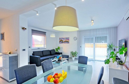 Liznjan House | Gorgeous home in Pula
