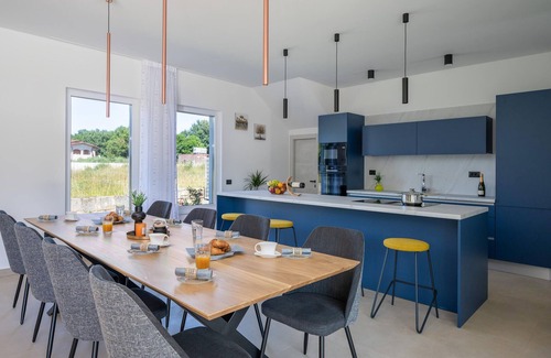Liznjan House | Gorgeous home in Sisan