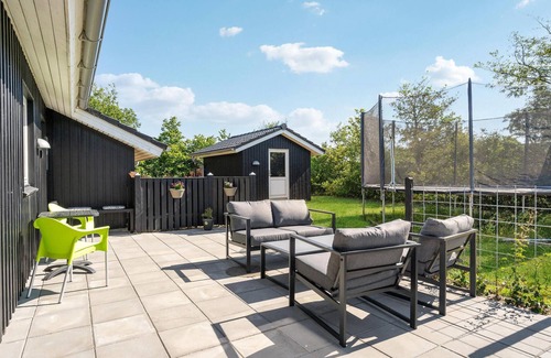 Skaven Strand House | Gorgeous home in Tarm with kitchen