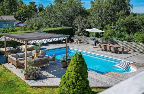 Tullinge House | Gorgeous home in Tullinge with sauna
