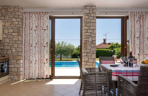 Valica House | Gorgeous home in Umag