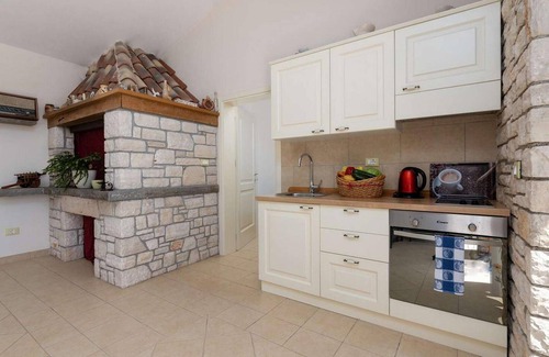 Valica House | Gorgeous home in Umag