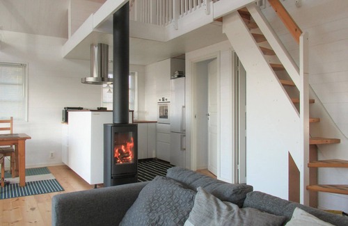 Unnaryd House | Gorgeous home in Unnaryd with WiFi