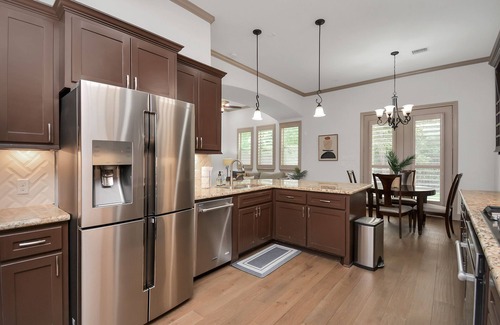 Grogan's Mill House | Gorgeous home in The Woodlands