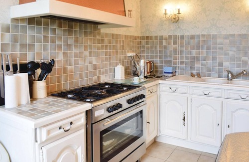 Vassy House | Gorgeous home in Vassy with kitchen