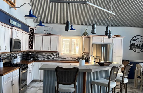 Chautauqua House | Gorgeous home located on Cardinal Road in Mallard Cove!