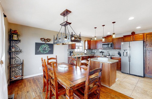 Sylvan Shores House | Gorgeous home near marina with Beaver Lake views, lake access, large deck, grill