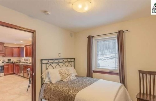 Ester House | Gorgeous Home on 6 Acres w/ Outdoor Decks - 20 Minutes to Fairbanks!