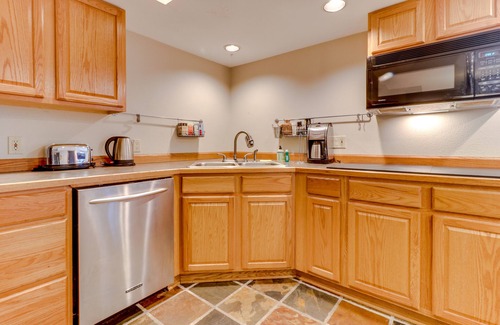 White Salmon House | Gorgeous home with private hot tub, Columbia River Gorge views & deck