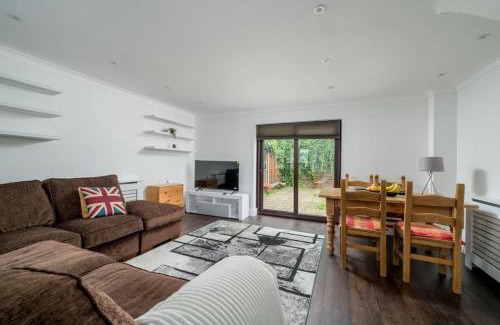 New Cross Apartment | Gorgeous House, 5 Beds, Amazing transport links