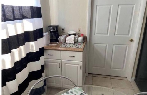 West Little Havana House | Gorgeous House near Miami Airport + Free parking