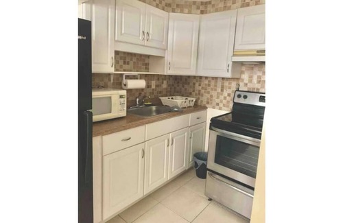 West Little Havana House | Gorgeous House near Miami Airport + Free parking