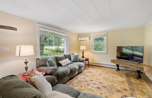 Bridgton Apartment | Gorgeous House on Highland Lake
