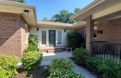 Sunset Beach House | Gorgeous house on pond 4 minute drive to beach
