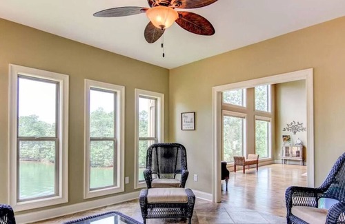 Wedowee House | GORGEOUS Huge Family Lake House Getaway - Less than 2 hours from Atlanta!