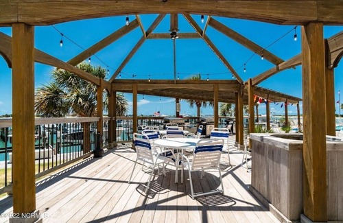 Morehead City Condo | Gorgeous Inlet View - Balcony & Pool