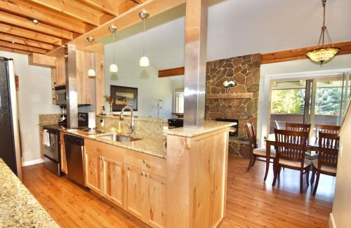 Moose Wilson Road Apartment | Gorgeous Jackson Hole Condo in Top location with Great Views and Private Deck with Barbeque!