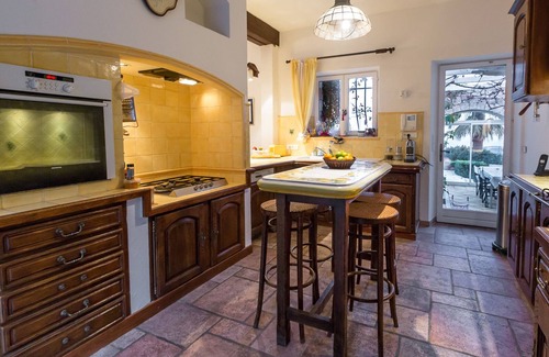 Tourrettes-sur-Loup Villa | Gorgeous Large stone villa, sea views