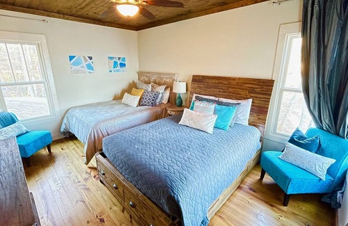Jacksons' Gap House | Gorgeous Lake Front Home, Perfect for families!