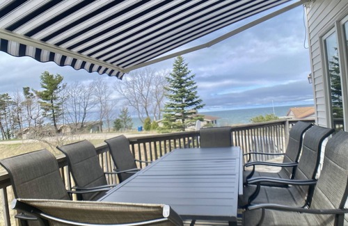 Montague House | GORGEOUS LAKE MICHIGAN VIEWS AND BEACH