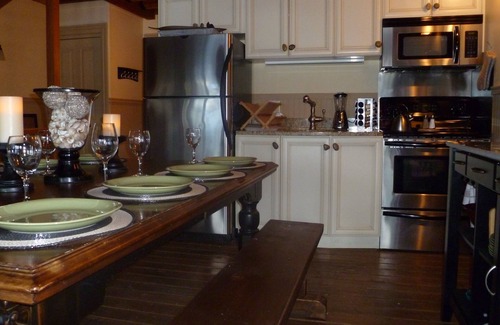 Central Okanagan Cabin | Gorgeous Lakefront Cottage