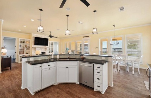 Graham House | Gorgeous Lakefront Home, Possum Kingdom Lake peninsula! Best Views in the Area!