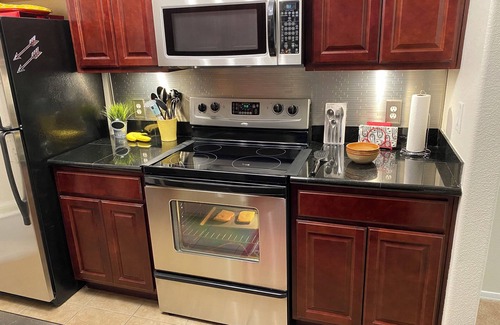 Portofino Condo | Gorgeous Lakeview Resort Style Condo