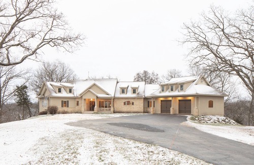 The Galena Territory House | GORGEOUS LARGE HOME WITH HOT TUB! 4th NIGHT FREE!