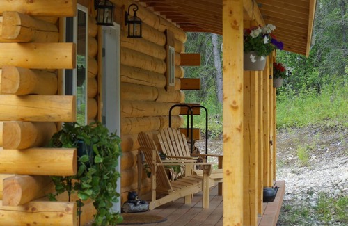 Sutton-Alpine Cabin | Gorgeous Log Cabin Near The Lake