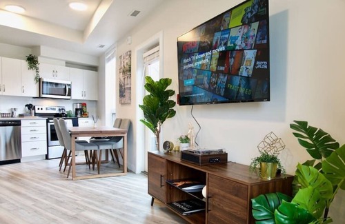Winnipeg Condo | Gorgeous Modern 2BD Condo Heart of Wpg Coffee Location