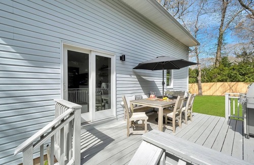 Noyack House | Gorgeous & modern Sag Harbor house, walk to bay beach