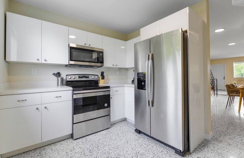 Northeast Miami House | Gorgeous Monthly Stay Close to Miami Beach