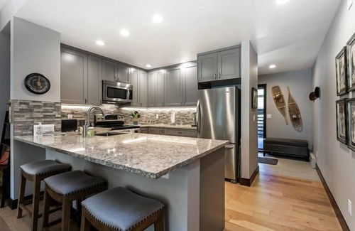 Eagle-Vail Condo | Gorgeous Mountain Chic Condo, Pool & Hot Tub, Short Drive to Resorts