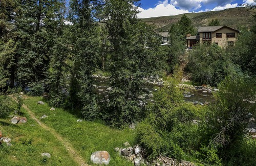 Eagle-Vail Condo | Gorgeous Mountain Chic Condo, Pool & Hot Tub, Short Drive to Resorts