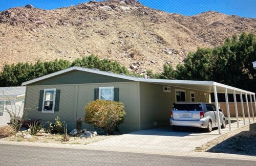 Palm Springs House | GORGEOUS MOUNTAIN SCENERYn30 night stays only! Coachella 2026 discounts!