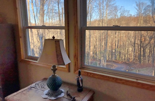 Roan Mountain House | Gorgeous Mountain View 8 miles from Appalachian Trail