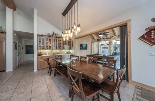 Granite Ridge Cabin | Gorgeous, Multi-property with SPA & outdoor kitchen