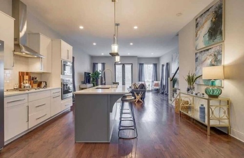 Edgehill House | Gorgeous Nashville Home - 2 miles to Lower Broadway