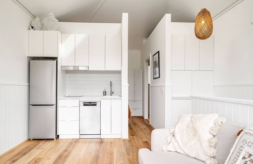 Manly Apartment | Gorgeous new Loft Style 1 bed Apartment Short Walk to Manly