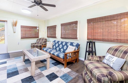 Lakeview House | Gorgeous, newly remodeled lake house overlooking the Lake !! YEAR ROUND RENTAL